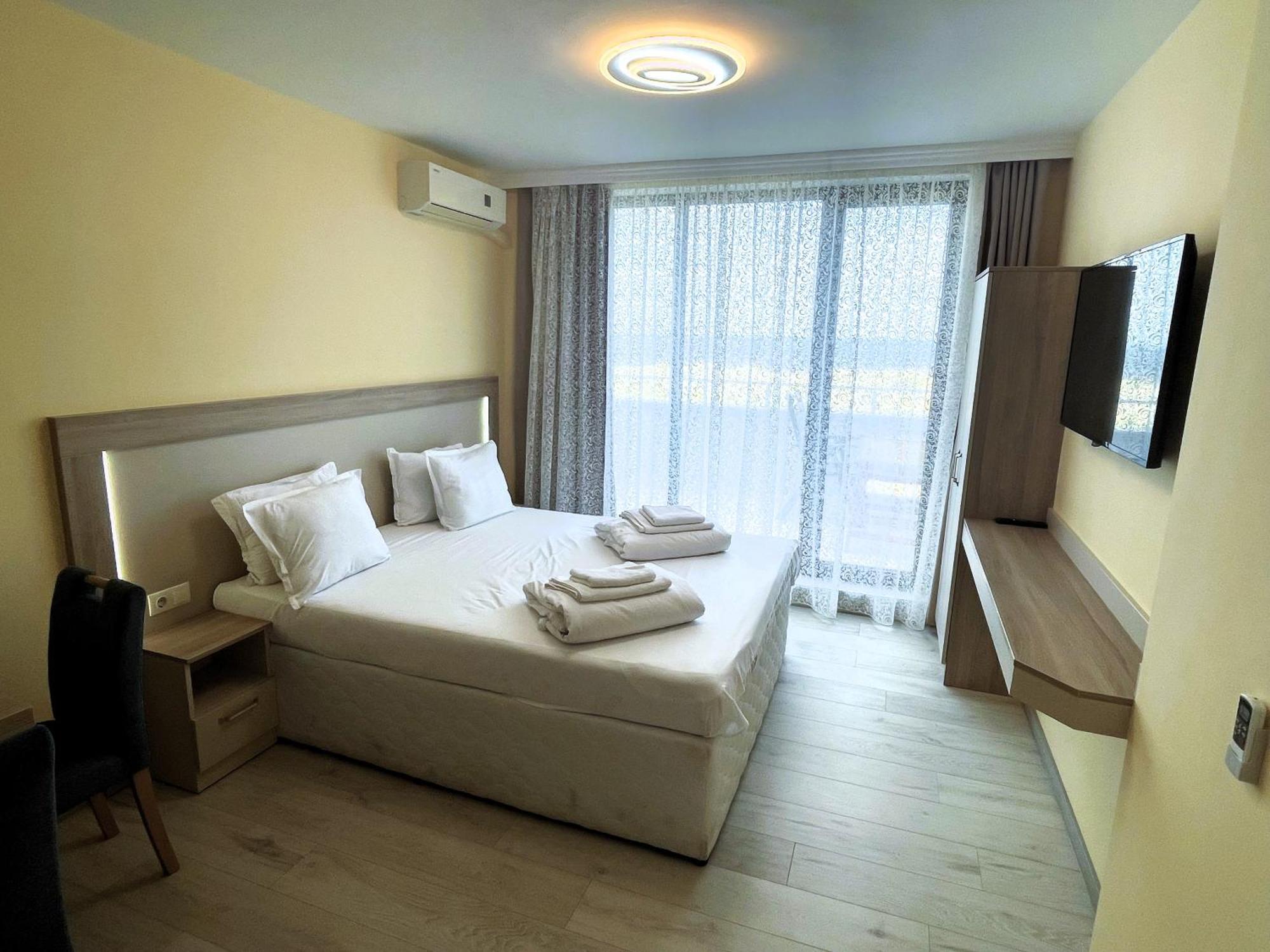 Apart-Hotel Panorama Sea Lux Primorsko Buitenkant foto