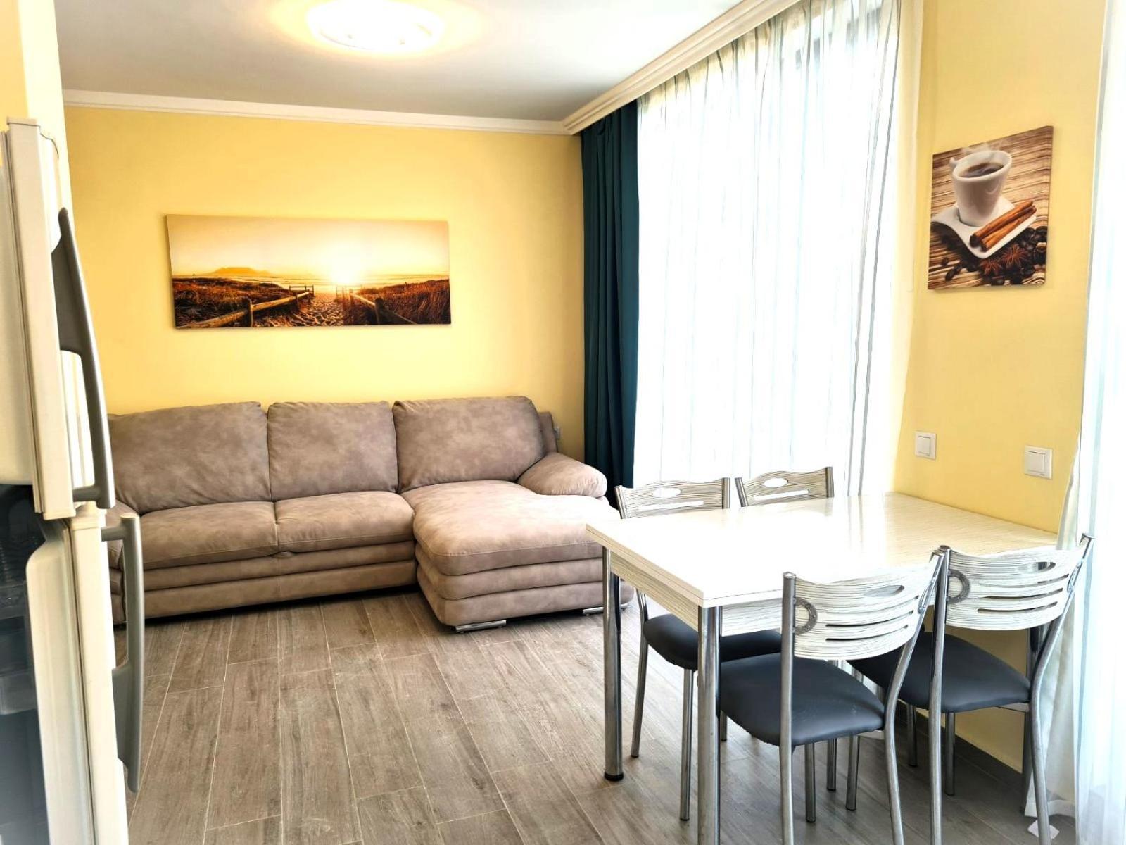 Apart-Hotel Panorama Sea Lux Primorsko Buitenkant foto