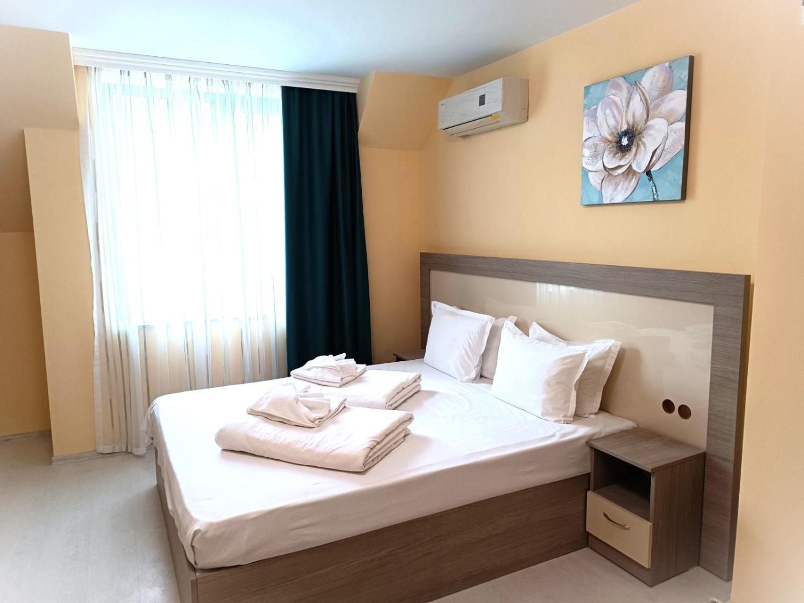 Apart-Hotel Panorama Sea Lux Primorsko Buitenkant foto