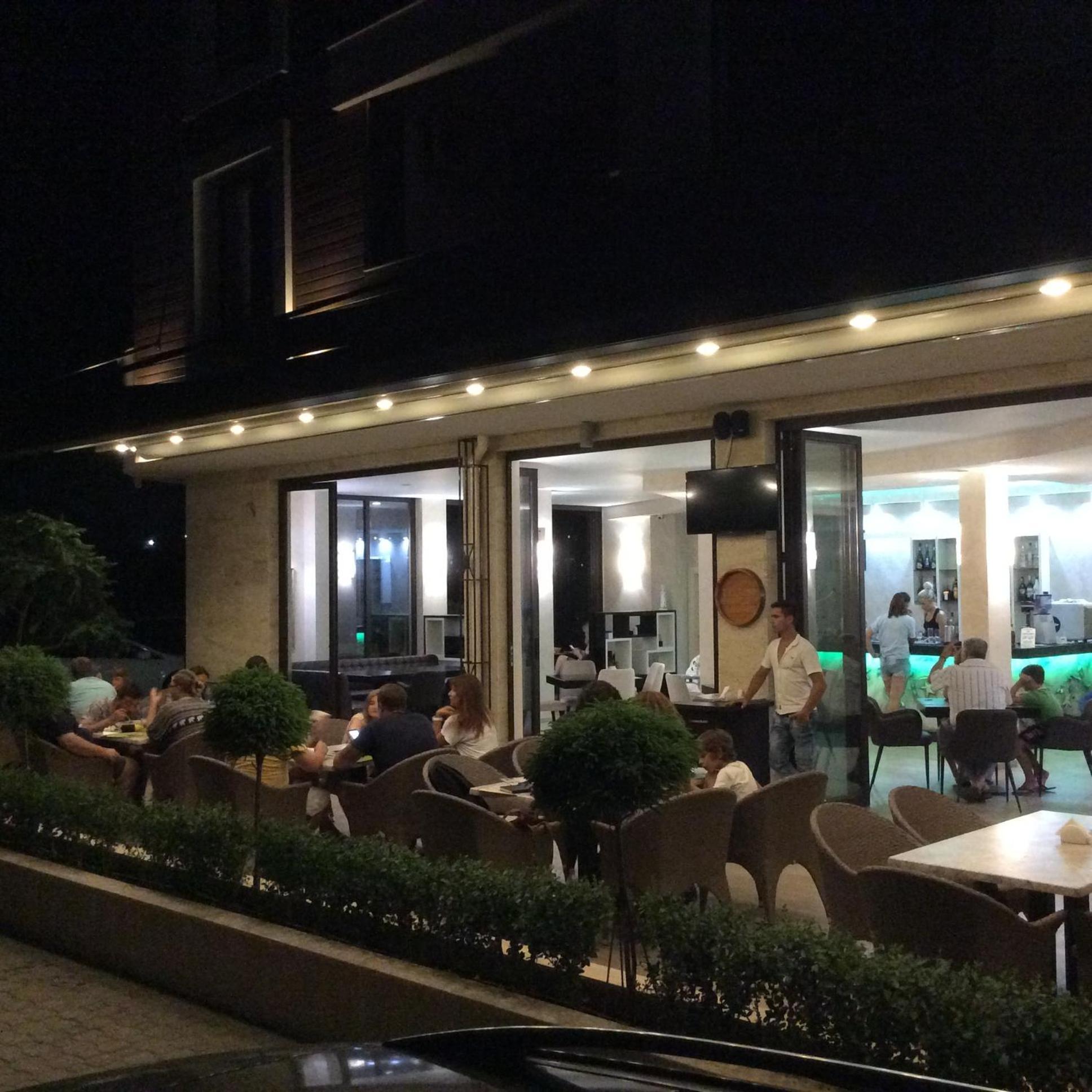 Apart-Hotel Panorama Sea Lux Primorsko Buitenkant foto